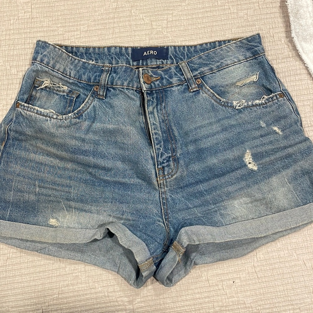 Aero Mom Short